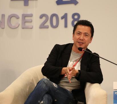 暗自支持袁立? 地产大佬潘石屹发了一张照片,