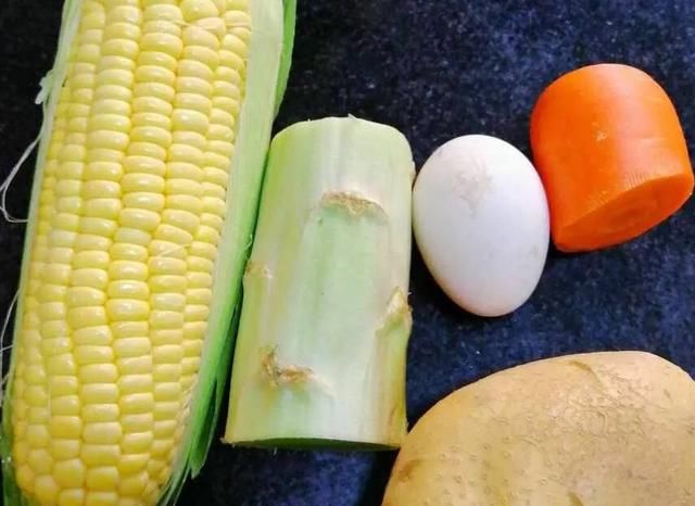 宝宝辅食:土豆蛋黄丸子,软糯微甜,简单易做!