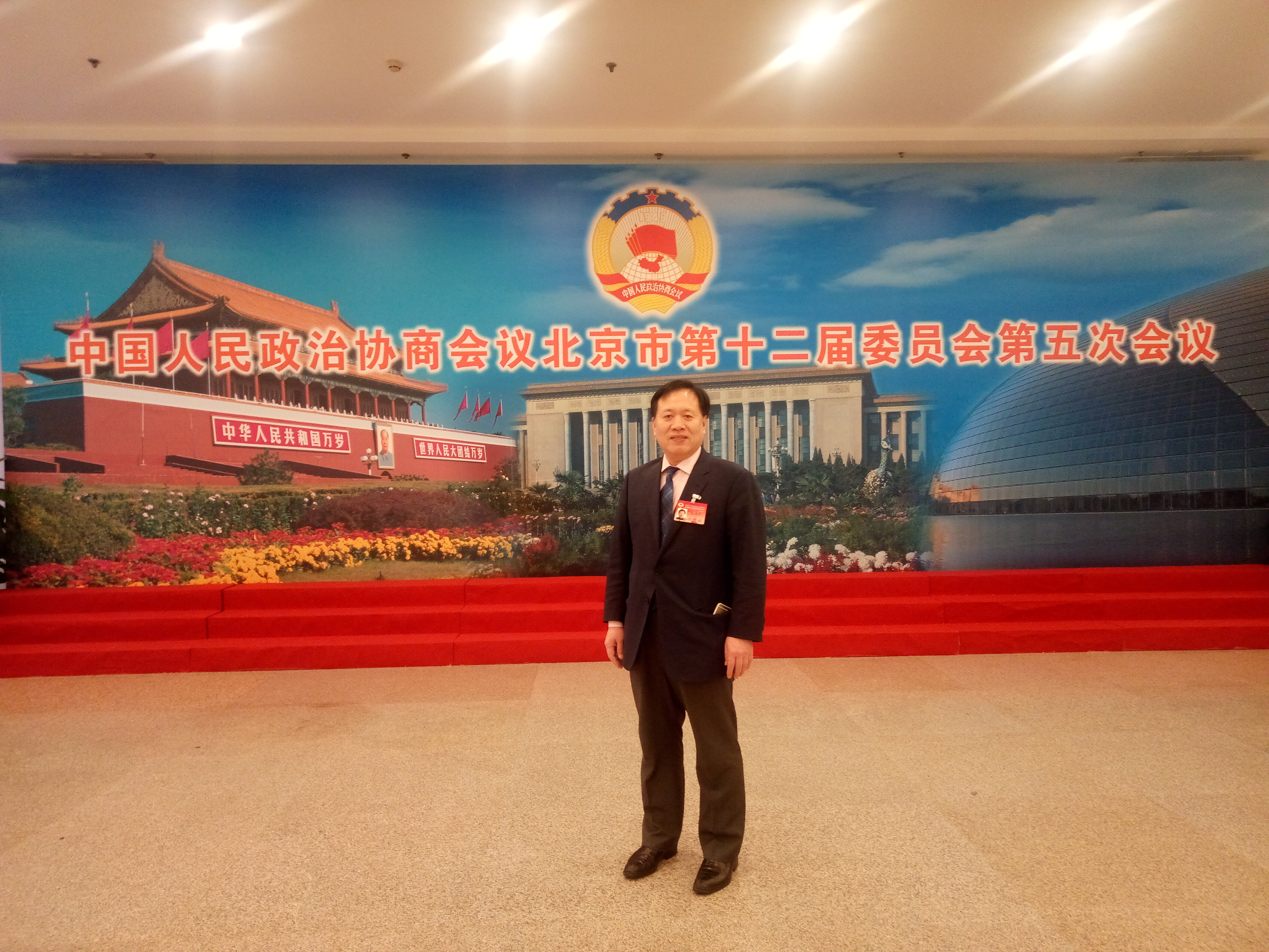 《携手同行》专访岳鸿声——不忘初心 牢记使命