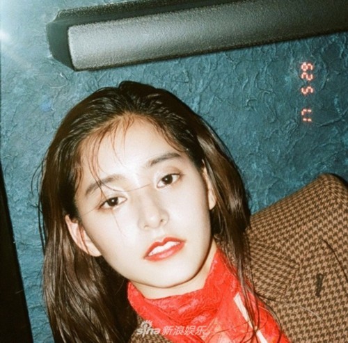 组图:新木优子穿复古西装拍大片 似上世纪清纯玉女