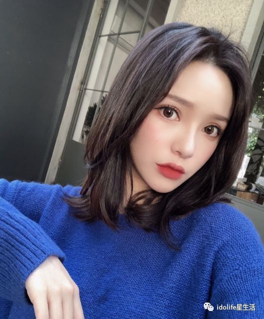 这个周末，小妹的微博被一条“saya殴打孕妇”的新闻刷屏了↓

这位引起公愤的saya，是个有300万粉丝的网红~

小妹去她微博溜了一圈，找来几张毫无辨识度的照片，给大家认下脸