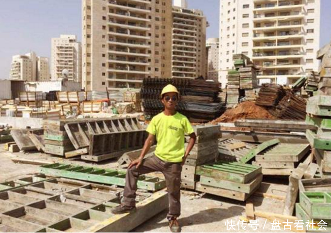 每天工作8小时,双休月薪还能拿4万元,网友:难怪