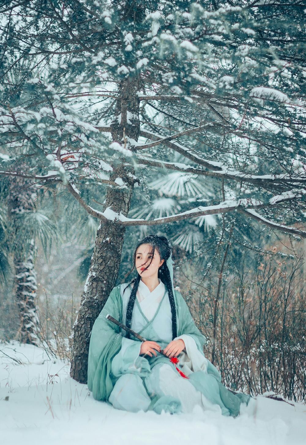 东风恶,欢情薄,一杯愁绪,几年离索,错!错!错!古风