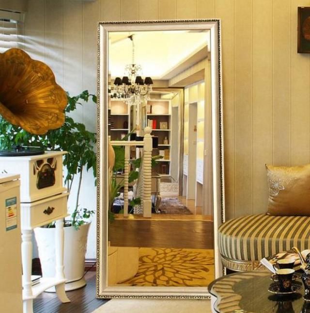 镜子成了败家的根源,没有财运怨不得别人,谁让你这样对镜子