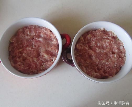 别再拿猪肉包饺子了,教你一个新奇的吃法,至少