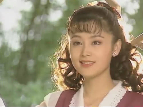 曾骂倪萍又老又丑的陈红,如今50岁面部变形不