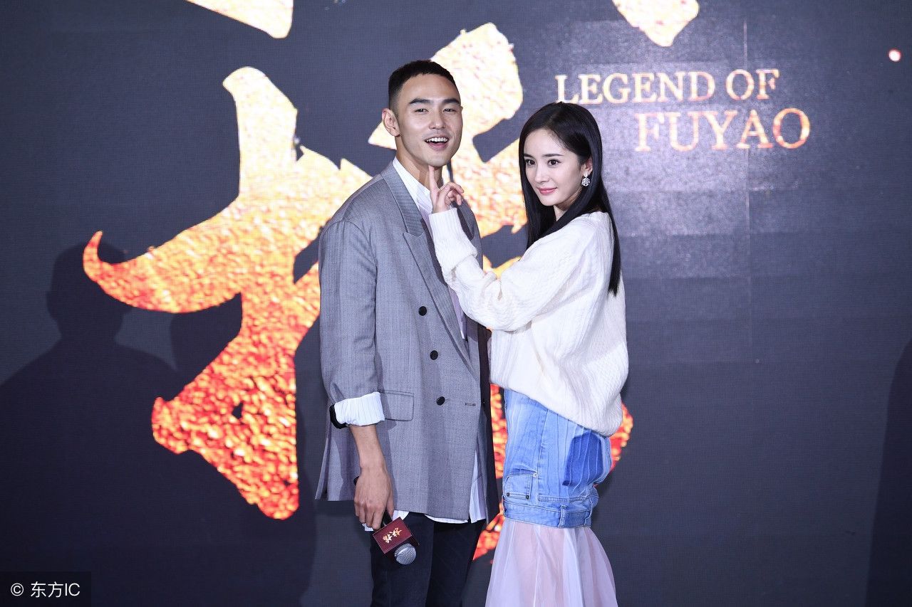 阮经天、杨幂出席某发布会,网友:不是粉丝都觉