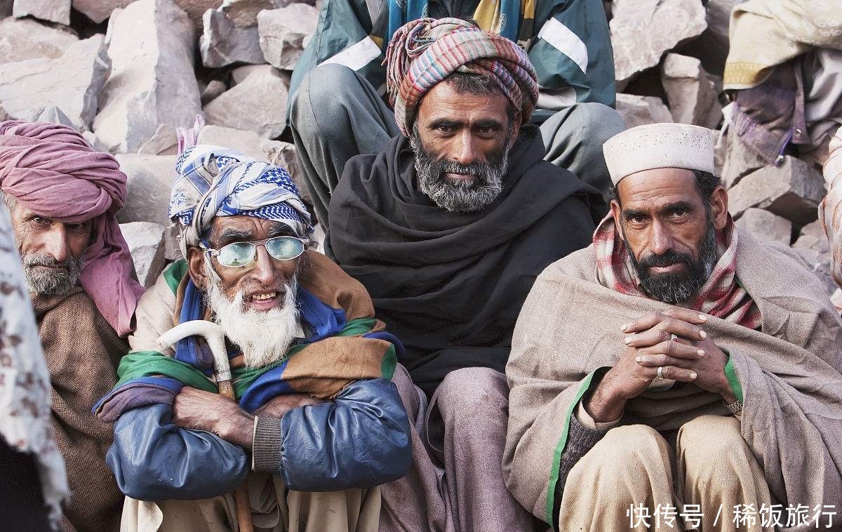 韩国人假扮中国人去巴基斯坦旅游,因多说了三