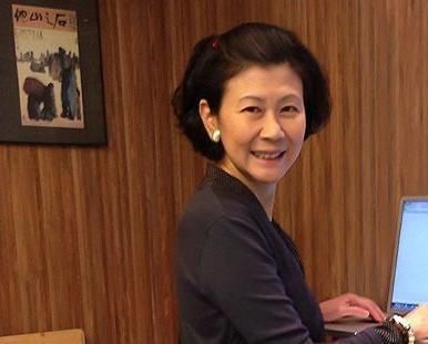 李嘉诚在庄碧琴的影响下,知道了诚信的重要性,之后的商业生涯中也一直