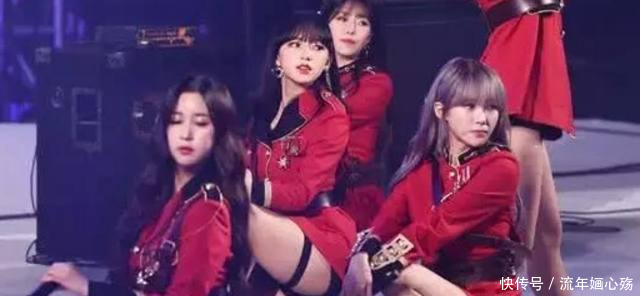 宇宙少女在街头为韩国队热舞助威,程潇的腿吸