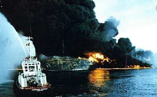 上最大的船,排水量等于15艘辽宁舰,一发导弹击沉