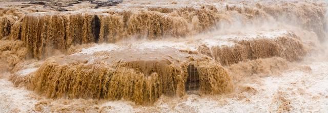 可远观不可今玩的景点,咽喉之地,形容壶口瀑布