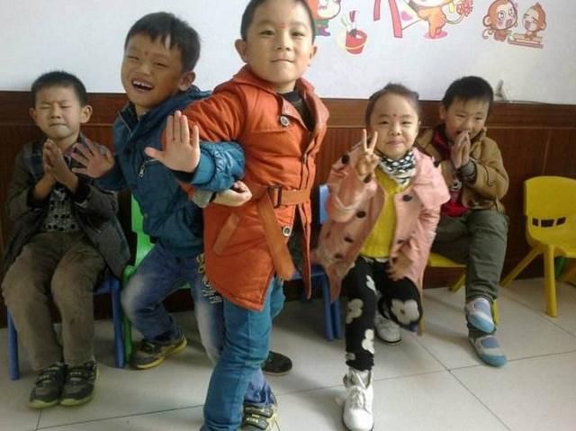 孩子若有这3种表现,说明孩子缺乏安全感,你家