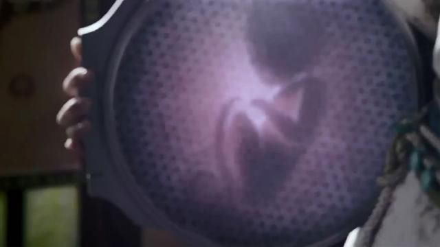 天意:芳儿得知天依是克隆人,拿照心镜照她腹中