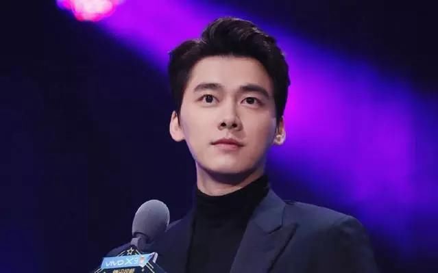 2018年明星人气榜,杨洋排名第20位,杨幂居然没