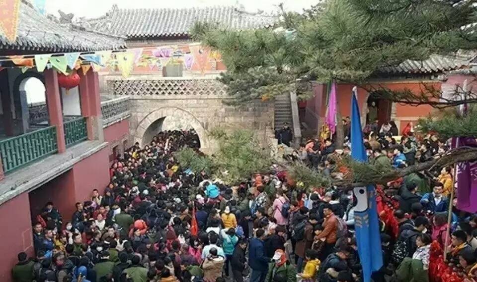 三月三王母娘娘生日 泰山已被挤爆! 三月三王母娘娘生日 泰山已被挤爆!