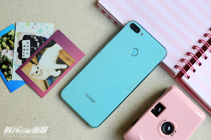 现在什么手机性价比高?荣耀畅玩7A苏宁699元