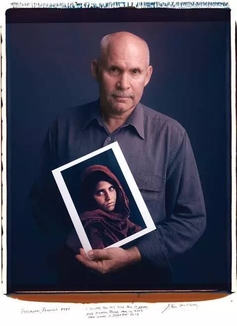 在steve mccurry on reading(斯蒂夫·麦考瑞:关于阅读)一书的前言中