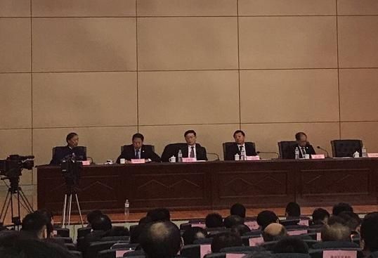 中国足协公布U23新政引热议,专家:踢球小孩命