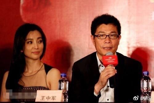 崔永元终于有人声援!袁立喷完李冰冰转身撕华