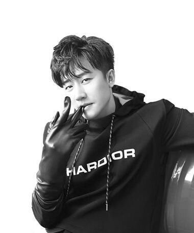 吴亦凡赵丽颖合唱 张翰娜扎三年情断宣布分手