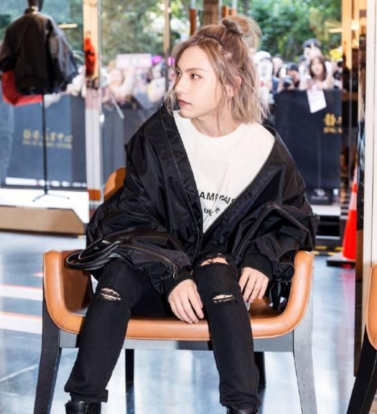 偶像练习生选手现状:周锐变时尚咖,朱星杰当制