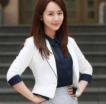 穿衣扛把子杨幂唐嫣刘涛,都没有杨紫穿职业装