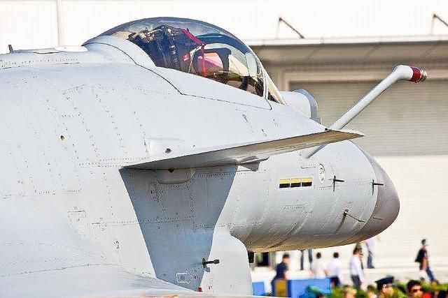 我空军刚刚服役的国产歼10C性能与F35相当,甚