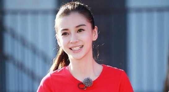 杨颖一部戏片酬八千万,袜子的价钱令人吃惊,黄