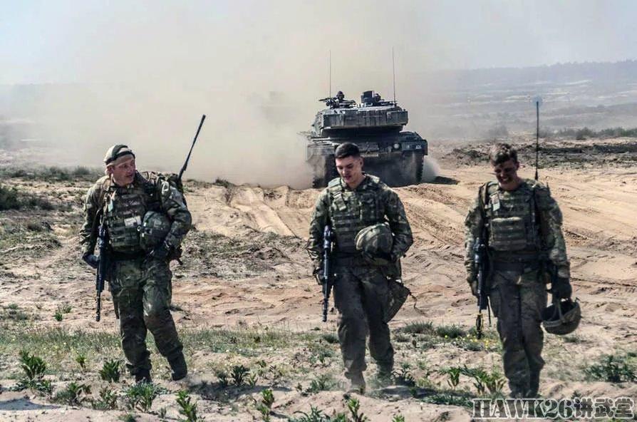 北约三国快速反击演习波兰豹IIA5逞威 北约三国快速反击演习波兰豹IIA5逞威