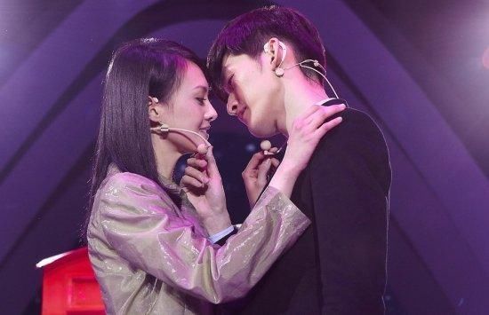 当年张翰多爱郑爽这几张照片能看出来,如今二