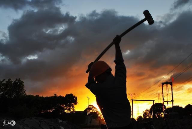 2018劳动法最新规定:单位辞退劳动者补偿标准