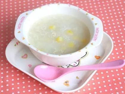 宝宝辅食添加过早过晚害处多,这个时候添加最