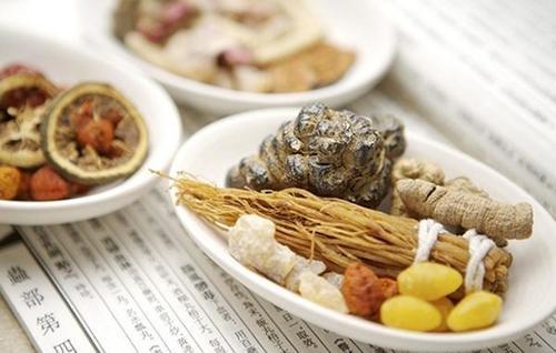 如何淡化脸上斑点,分享4个淡斑技巧,夏天不怕