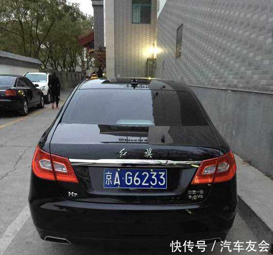 五菱宏光车管所抽到4个8车牌,土豪这牌风水