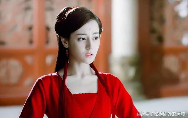 迪丽热巴撞衫刘诗诗、撞衫杨颖、撞衫关晓彤,