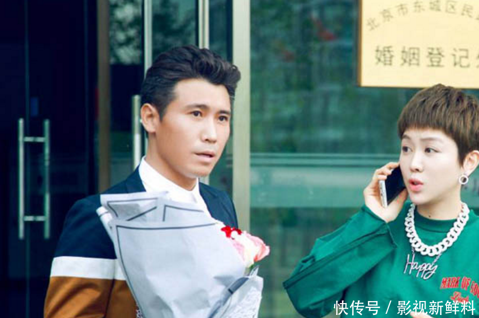 李乃文早年参演情景喜剧《好市多多》中饰王绿根,爱情题材电影《爱情