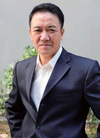 《亮剑》中李云龙扮演者李幼斌,年轻时候如此帅气不输当红小鲜肉