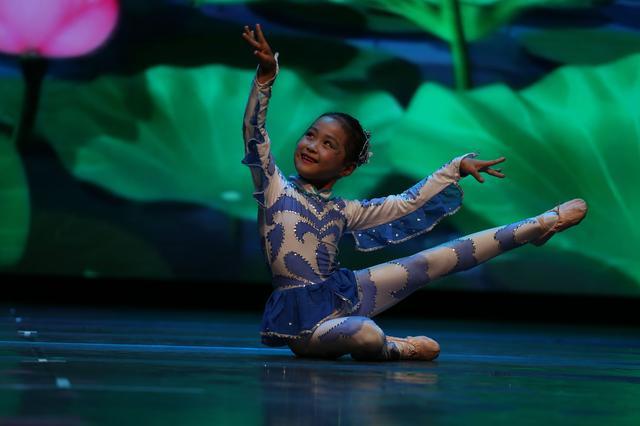 苏州:东吴宝宝大赛才艺表演形式丰富 家庭才艺