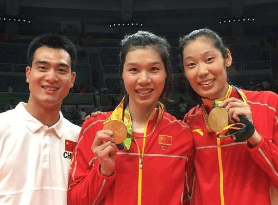 女排功勋球员遭受三次十字韧带断裂后退役, 现