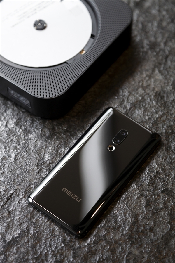 全球首款真无孔手机 魅族zero真机欣赏