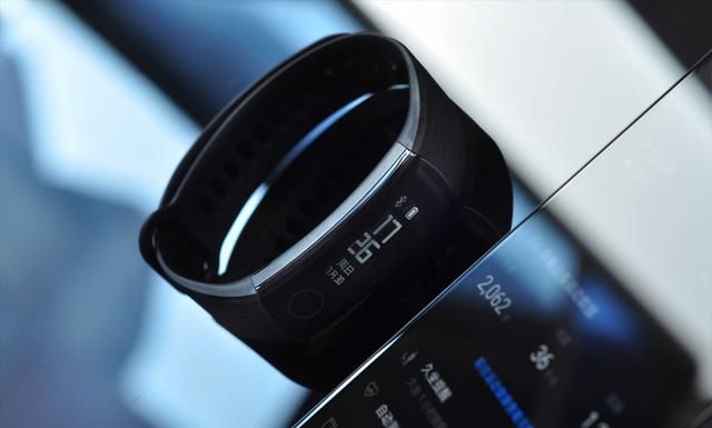 小米手环3涨价又没货,618选荣耀手环3更超值