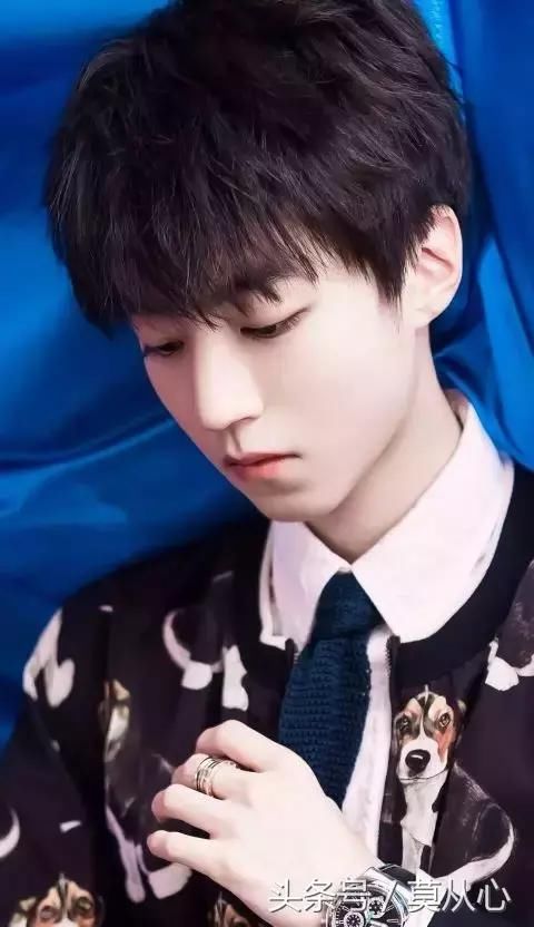 王俊凯和助理的休闲日常:王俊凯穷追不舍,小马