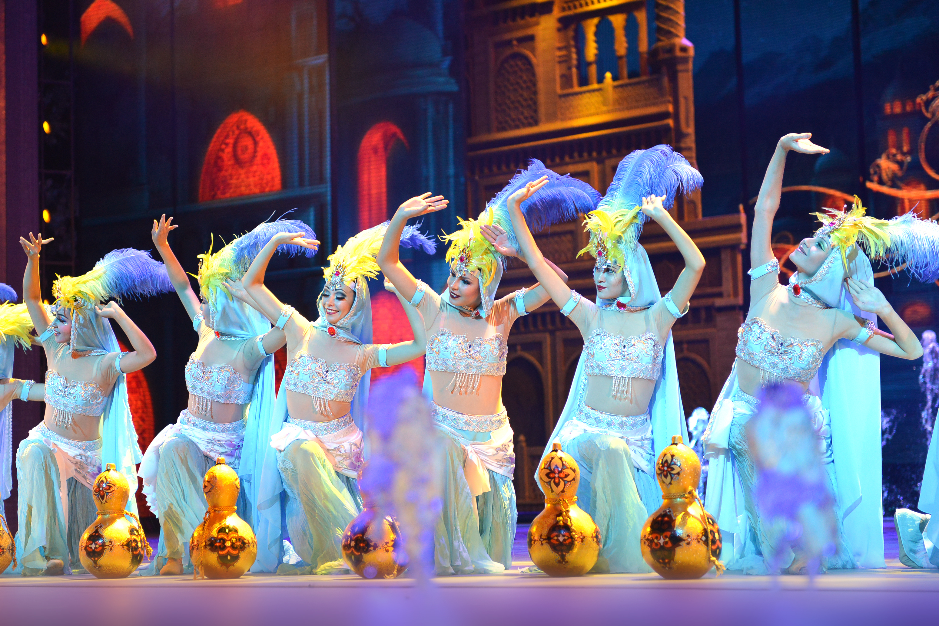 穿越古丝绸之路重回西域 揭开新疆美女神秘面纱 穿越古丝绸之路重回西域 揭开新疆美女神秘面纱