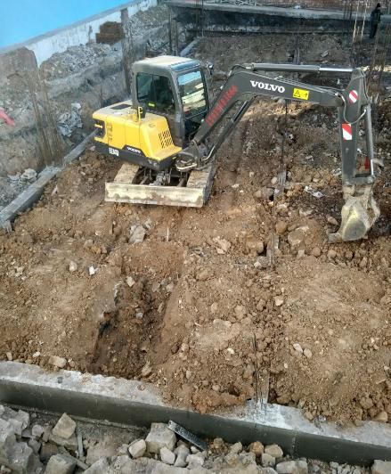 农村小伙进城打工3年后装穷回家,亲戚远躲,几