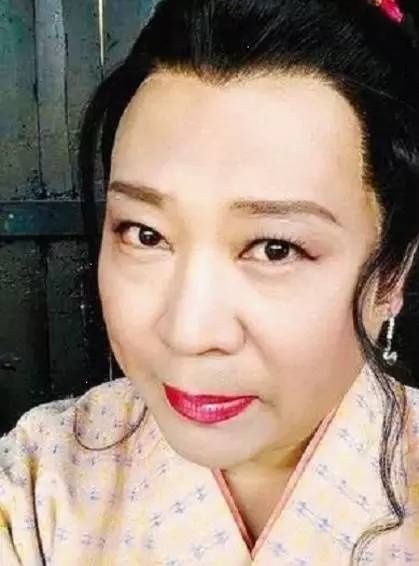 男星扮女装,王俊凯成美少女,郭德纲辣眼睛,没想