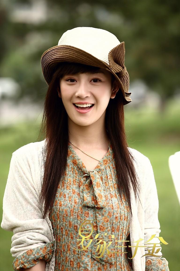 李小璐张檬孙菲菲如今把脸都给整残了,唯有她