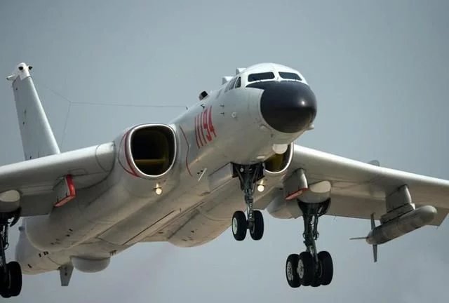 中国轰6飞临日本海,日本战机紧急升空,真相让