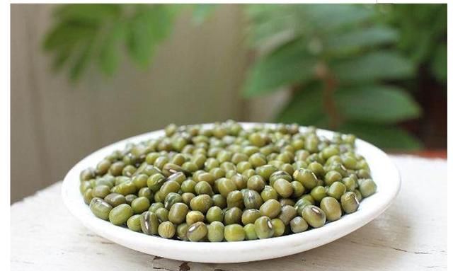 湿疹患者的福音:3个祛湿疹小妙招,止痒生肌一