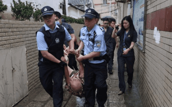 男子霸占亡弟房子长达10年, 声称: 侄女是女孩